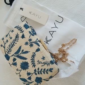 Kayu Clutch